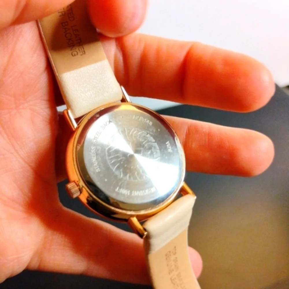 Vintage Anne Klein Womens Quartz Watch Beige  with Rose Gold Accents Model Y121F